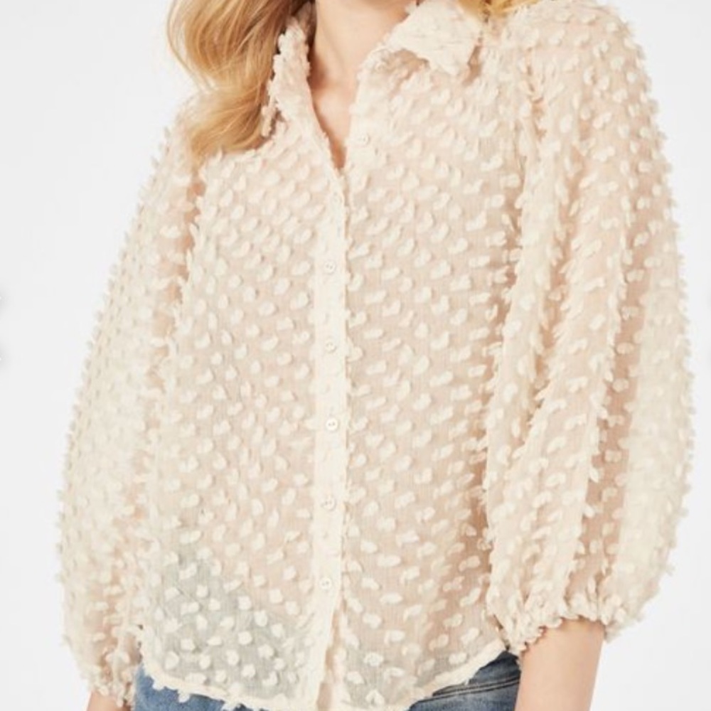 Textured puff sleeve top